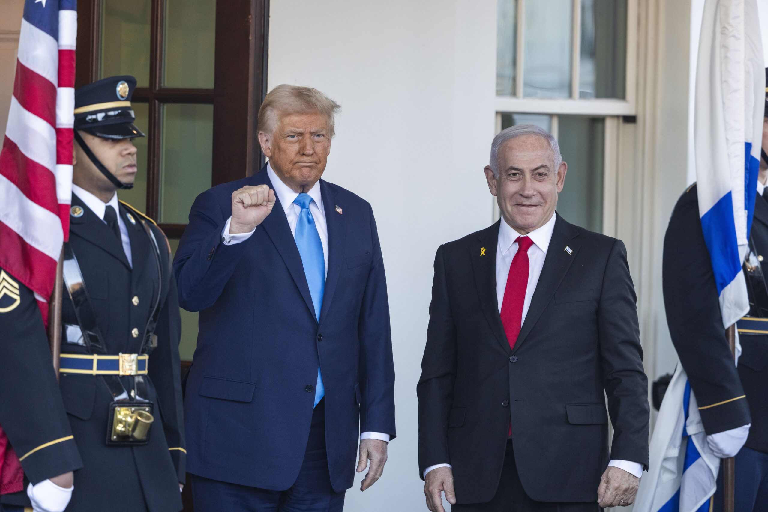 Trump urges Israel restraint as RAF tanker reported from Akrotiri