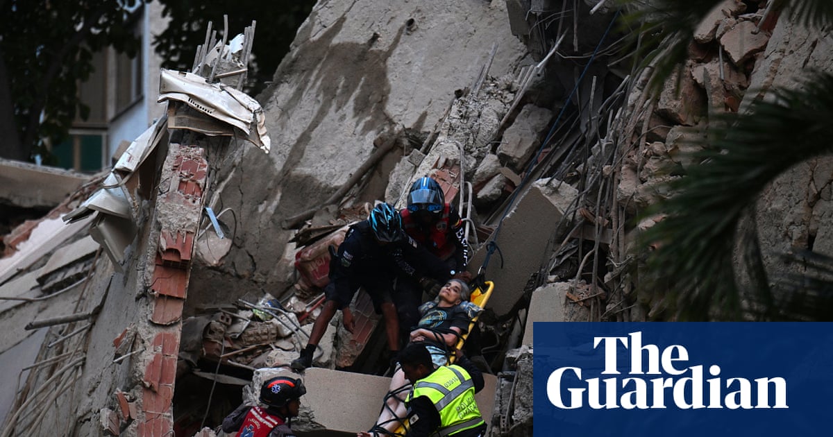 Venezuela capital hit by double earthquake as experts warn of high death toll | Venezuela