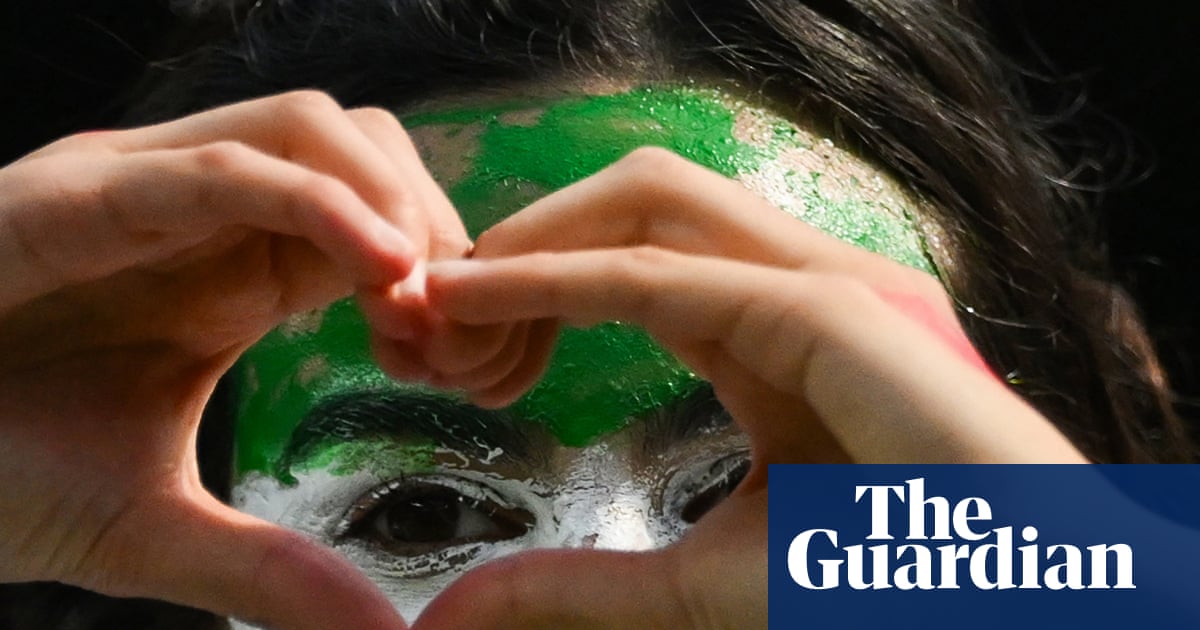 ‘Beautiful moment’: fans of New Zealand and Iran draw on World Cup fervour together | New Zealand