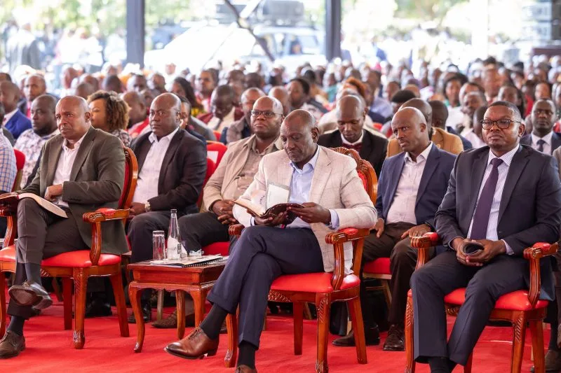‘Every choice has consequences,’ Ruto warns students