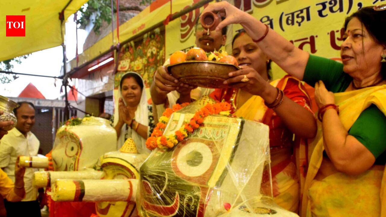 ‘Mahasnan’ of deities performed with rituals | Prayagraj News