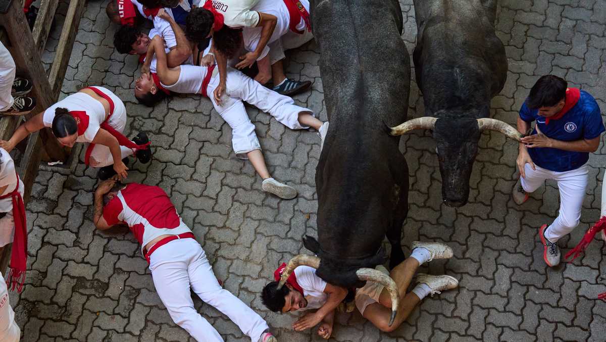 1 runner gored in the face during Spain's running of the bulls