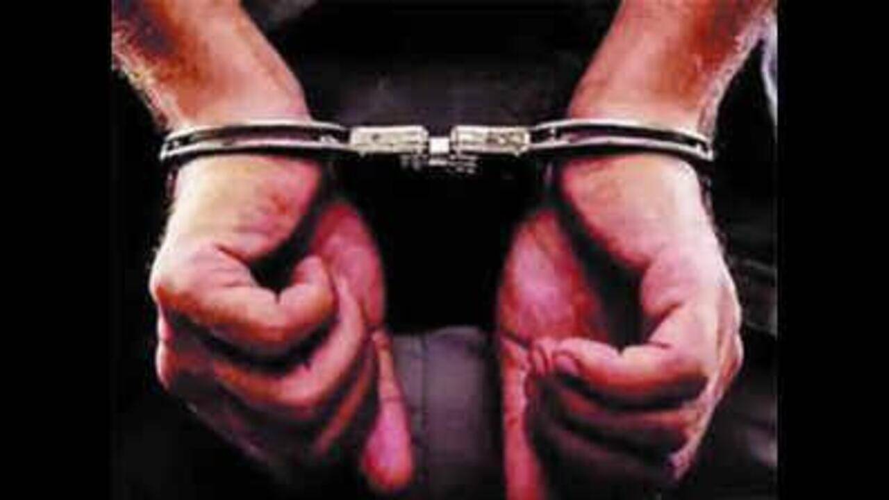 2 cattle slaughter accused shot in legs, arrested after encounter in Fatehpur | Prayagraj News