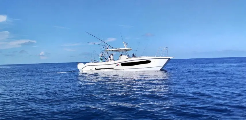 A Yacht Operating Without a Fishing Permit in Coiba was Intercepted by MiAMBIENTE