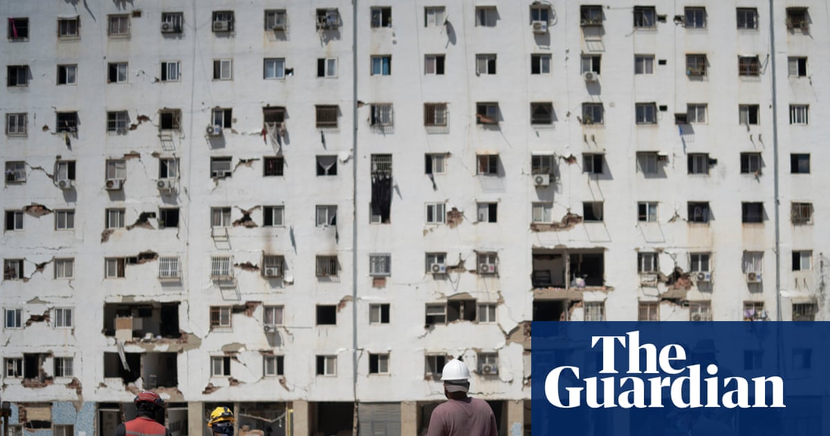 A revolution in ruins: fury amid the rubble of a housing project in quake-hit Venezuela | Venezuela