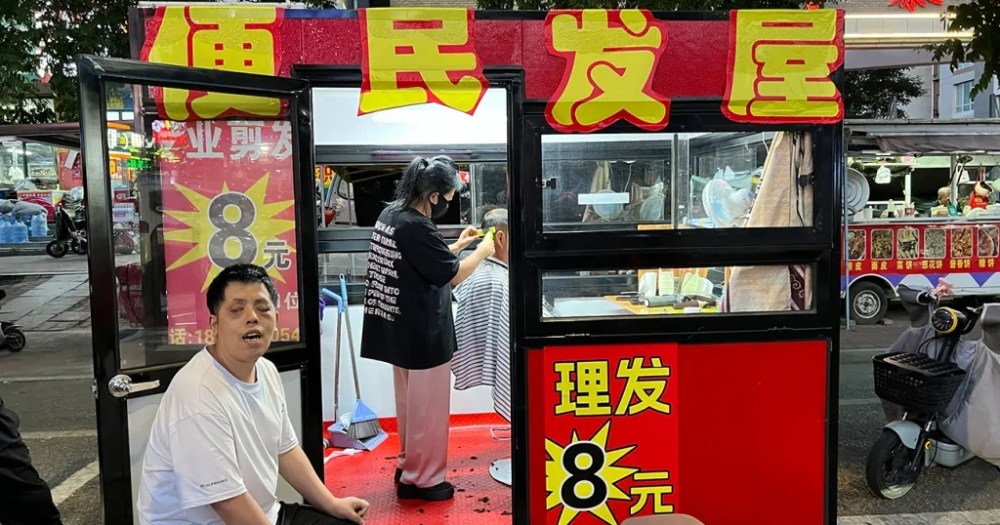 A roadside hair salon stall in China made us Norway’s Haaland for US$1, and warmed out hearts too