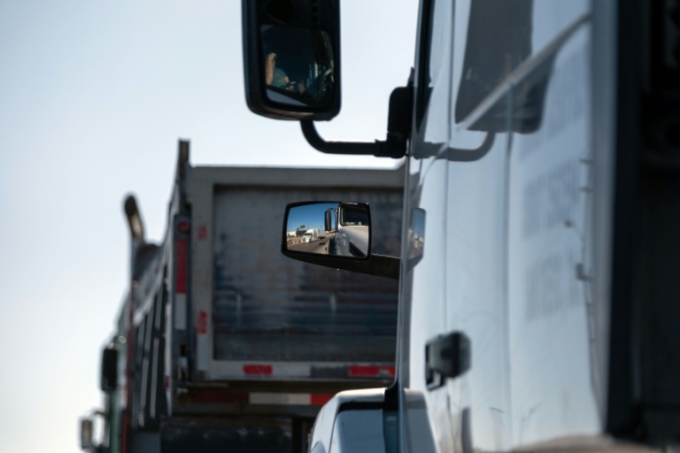 AI boom lifts Mexico tech exports, complicating Trump trade goals