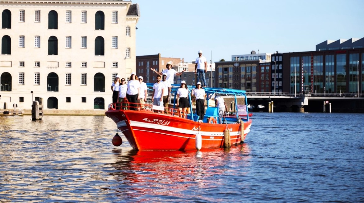Amsterdam's cultural story telling sessions through canals