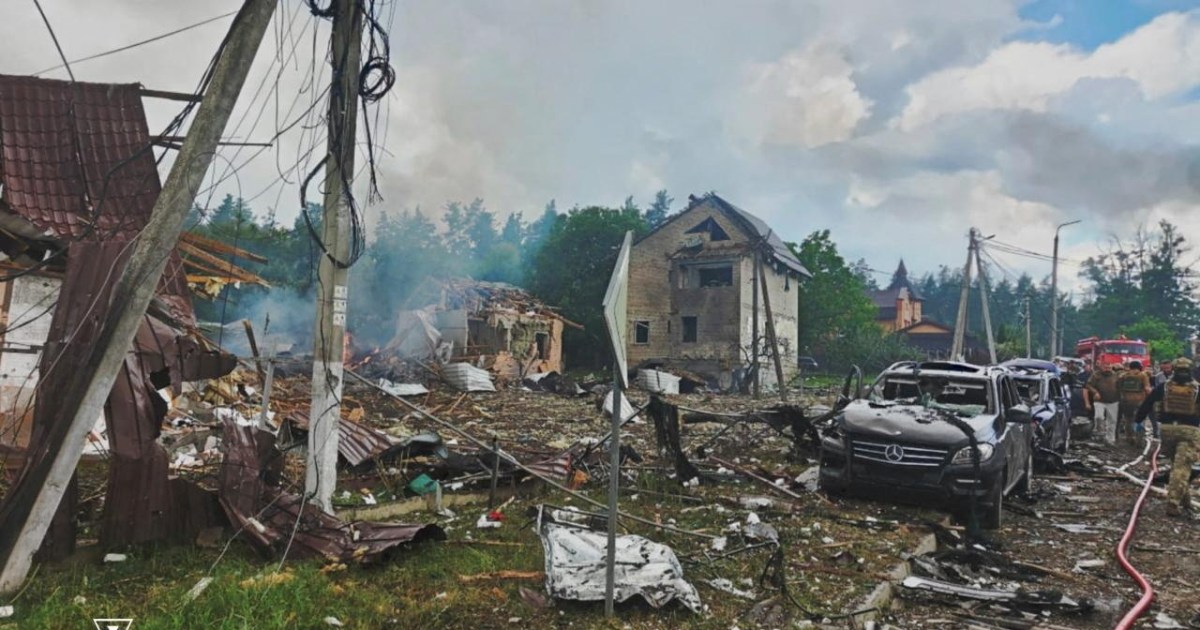 At least 11 killed in Ukraine as Moscow and Kyiv continue to trade attacks | Russia-Ukraine war News