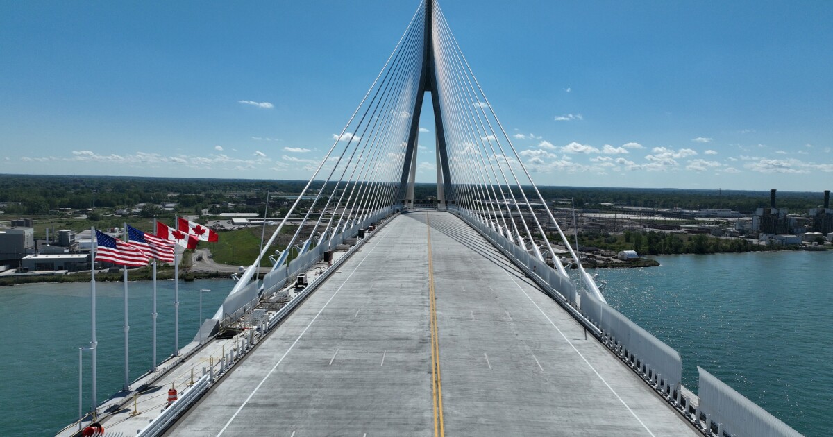 Canadian government announces agreement to open bridge to Detroit