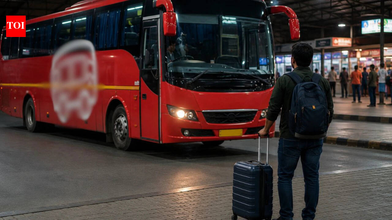 Commission orders RedBus to pay Rs 10,000 after bus ticket was cancelled 17 minutes before departure