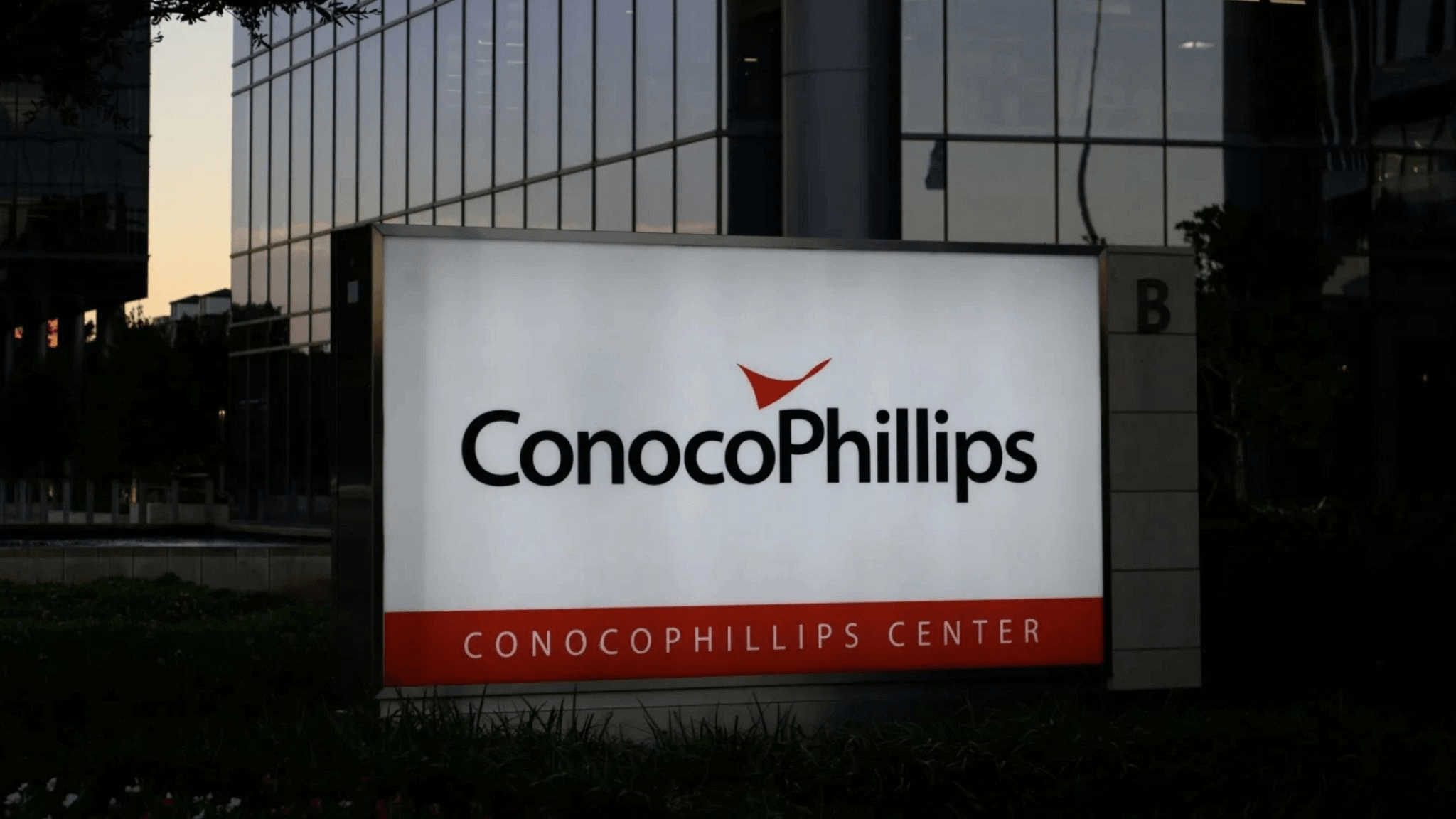 ConocoPhillips to buy 42% stake in Iraq's Kirkuk oil project