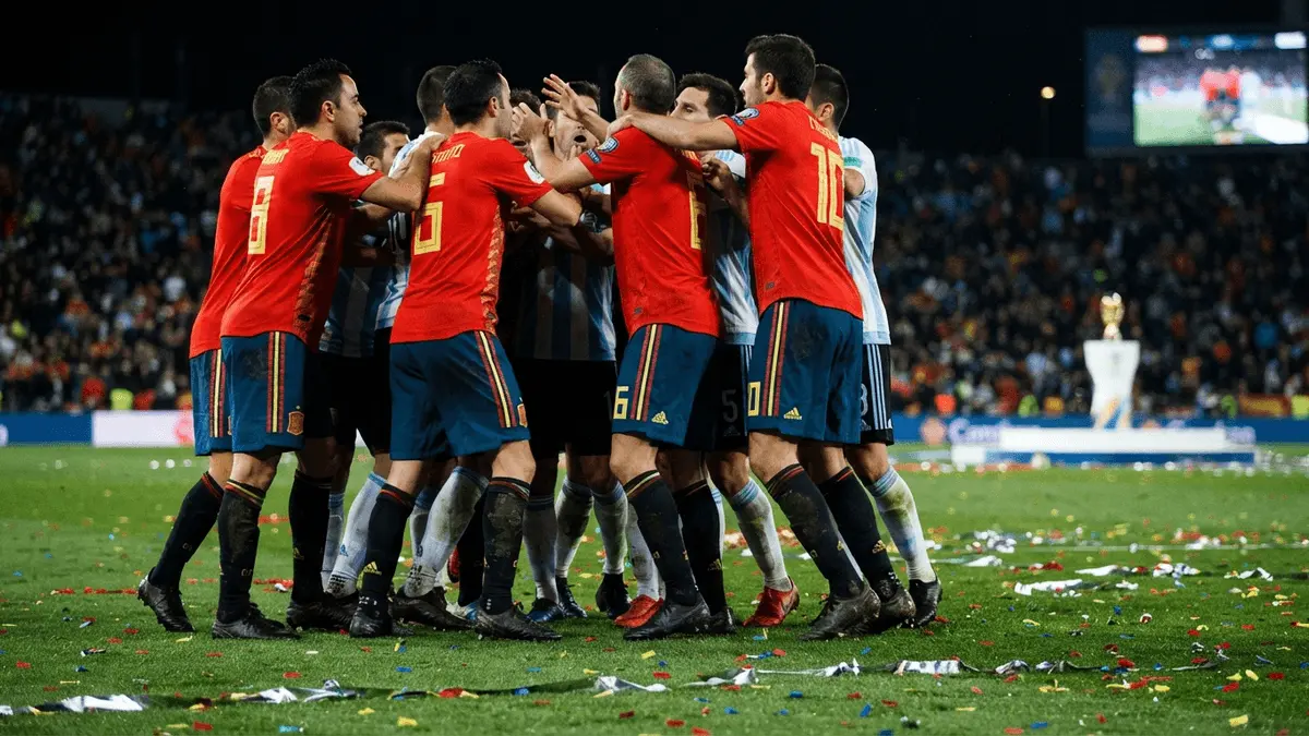 Tense confrontation between Spain and Argentina players on World Cup final pitch