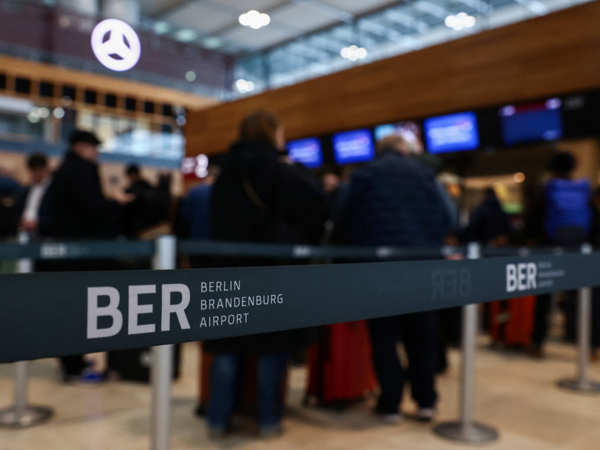 EU border rules causing travel chaos ahead of summer peak, industry warns | Aviation News