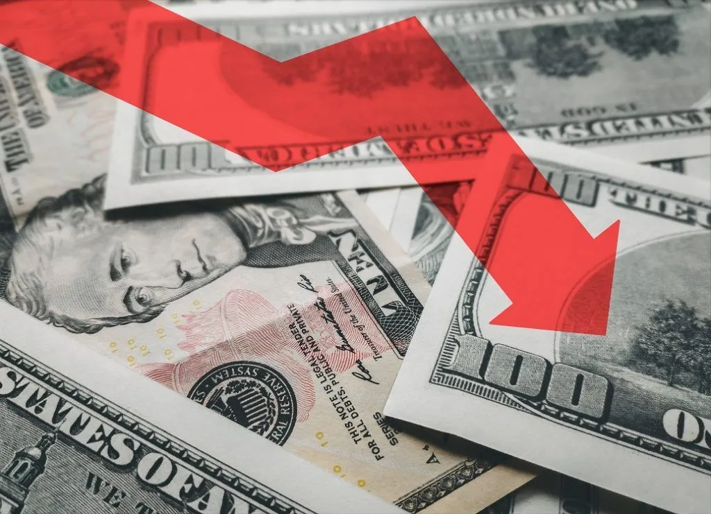 Economists, others review post-devaluation impact