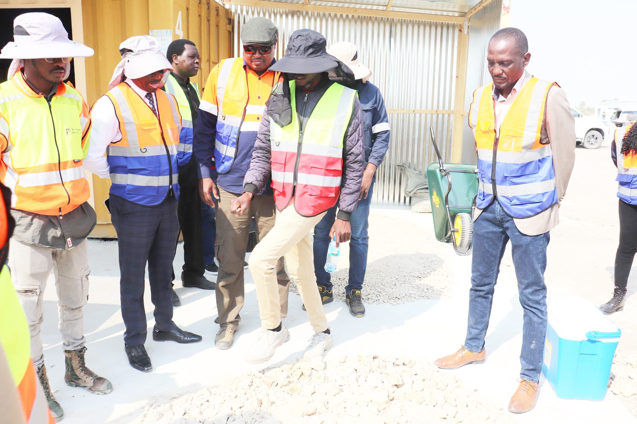 Eeproyeka dokutunga eepate otadi ende nawa-Nekundi