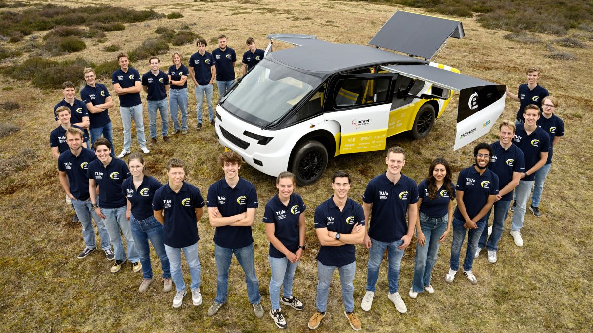 Eindhoven students build world’s first solar-powered ambulance