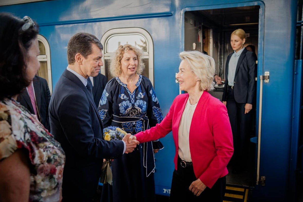 European Commission President tells Ukraine ‘the tide is turning’ during visit