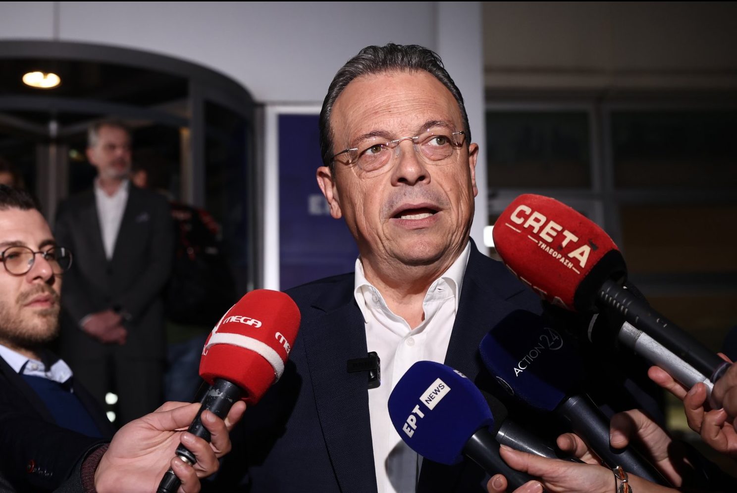 Famellos resigns as leader of SYRIZA short before election period officially start