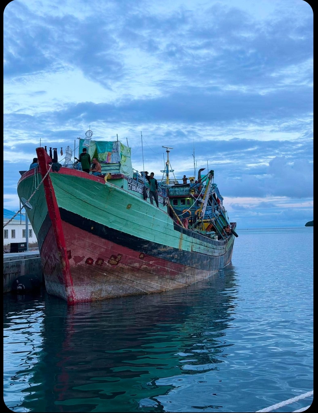 Fisherman From Detained Indonesian Vessel Dies as Palau Court Settlement Frees Ship After 4 Months