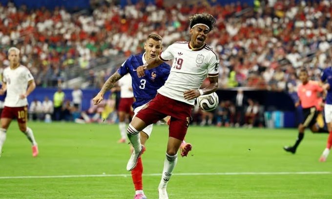 France 0-1 Spain: Oyarzabal scores from penalty shot