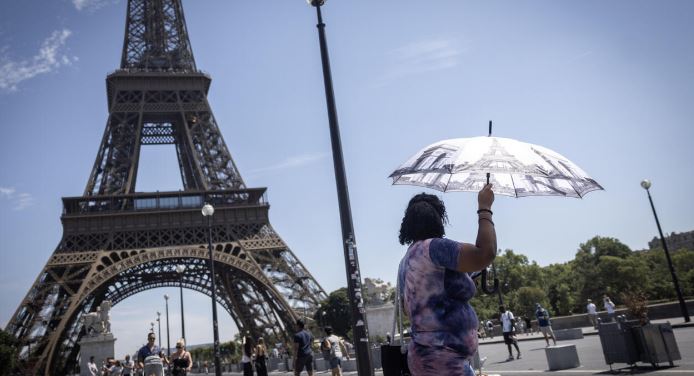 France under pressure from new heat wave and warnings as wildfires spread
