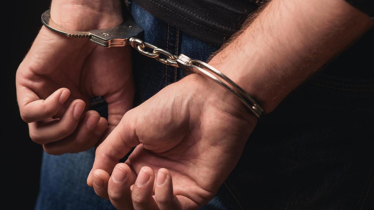 Gang of five habitual offenders held for impersonating CCB officers, kidnapping gym trainer