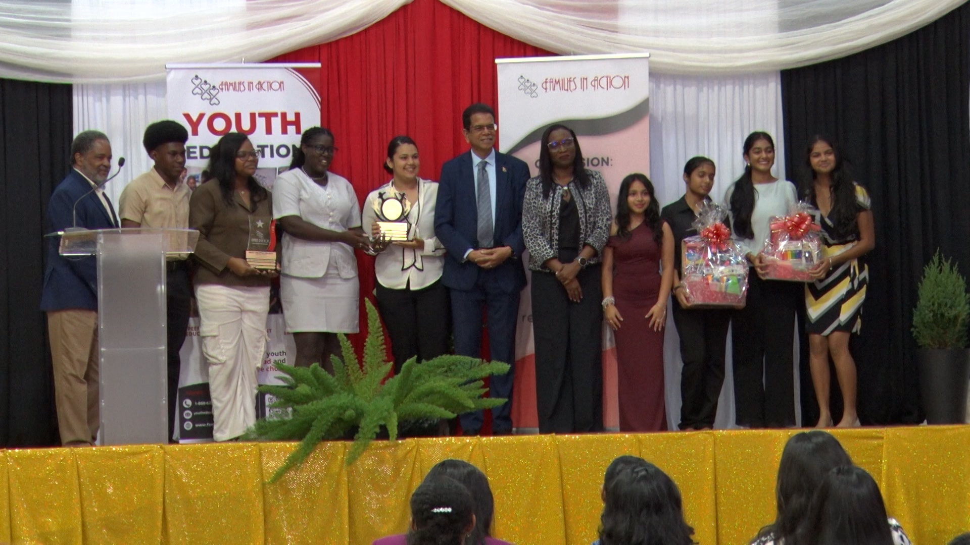 Gasparillo Secondary Tops Families In Action Peer Helpers Awards