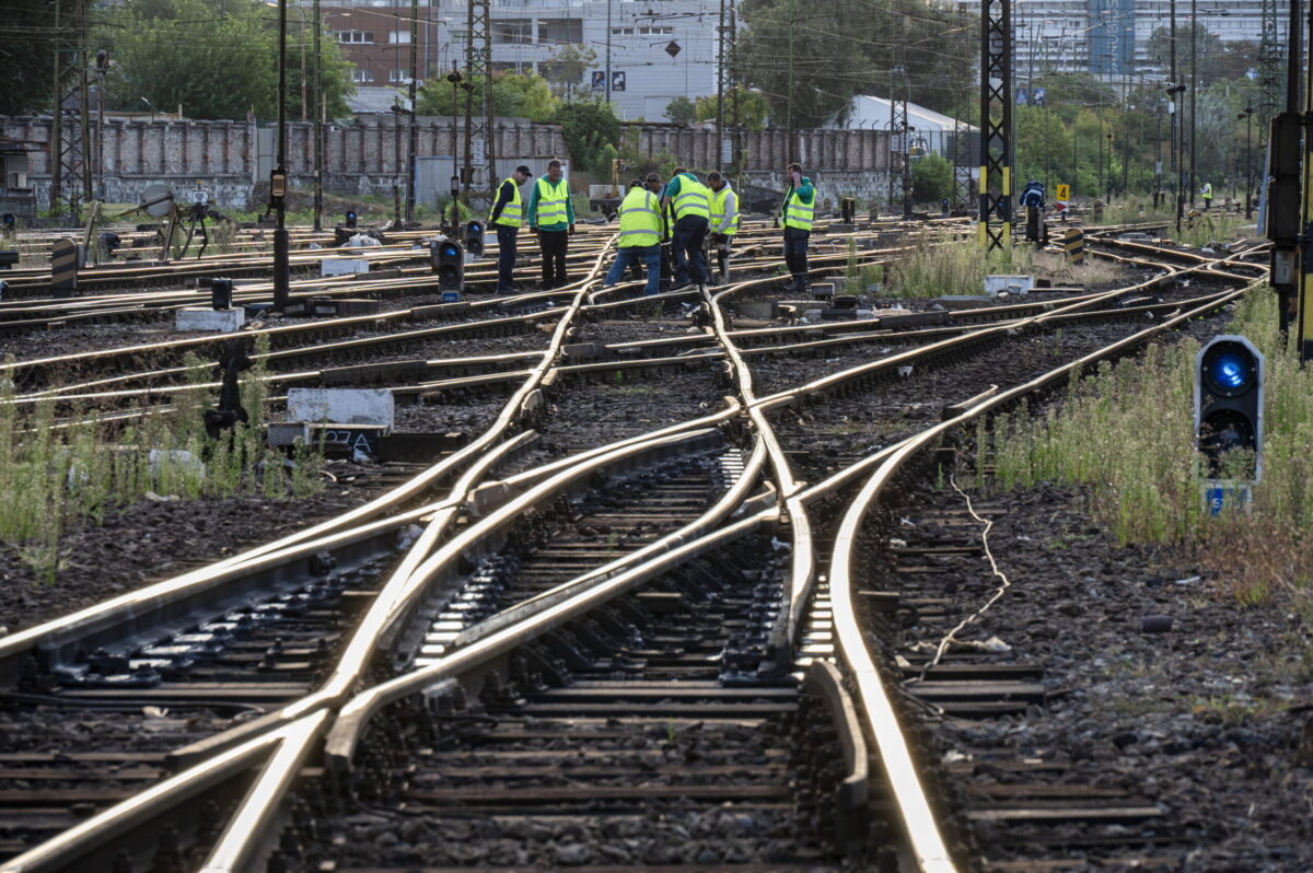 Government Promises "Historic" Rail Modernization Program