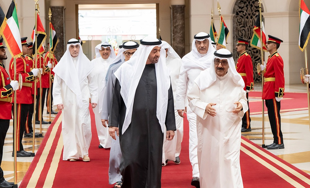 HH the Amir receives UAE President, hold summit talks