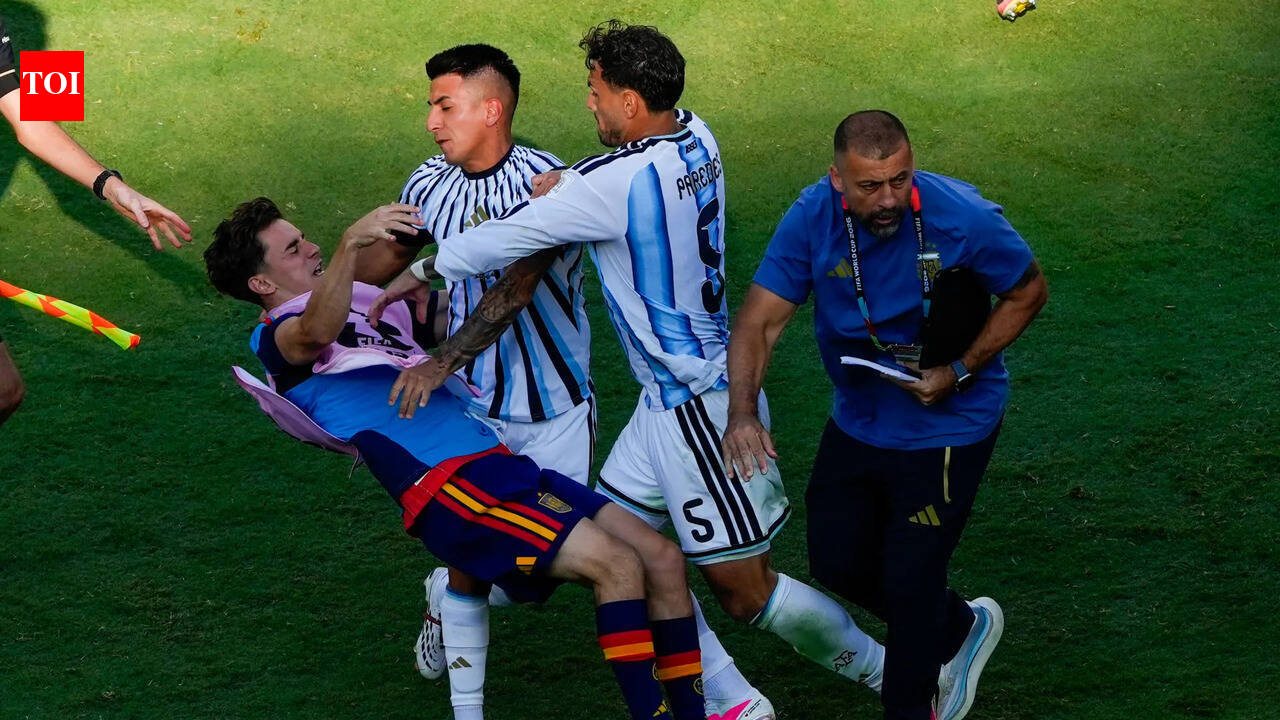 'He's a disgrace': Argentina star sent off after grabbing Spain player's throat in ugly World Cup final scenes | Football News