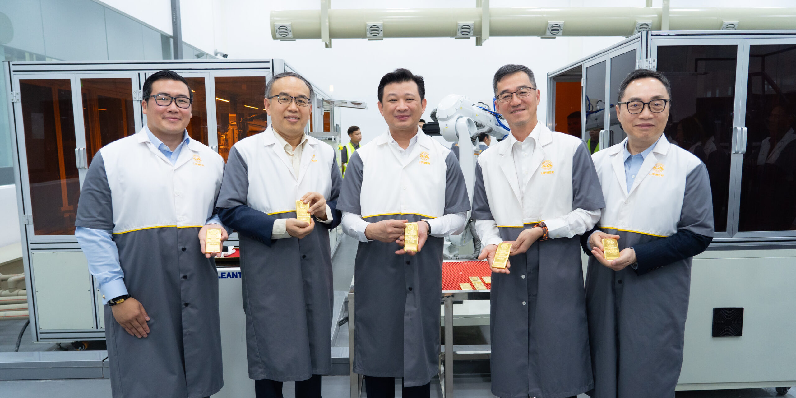 Hong Kong Financial Services Secretary Visits Lao Bullion Bank and LIPMER