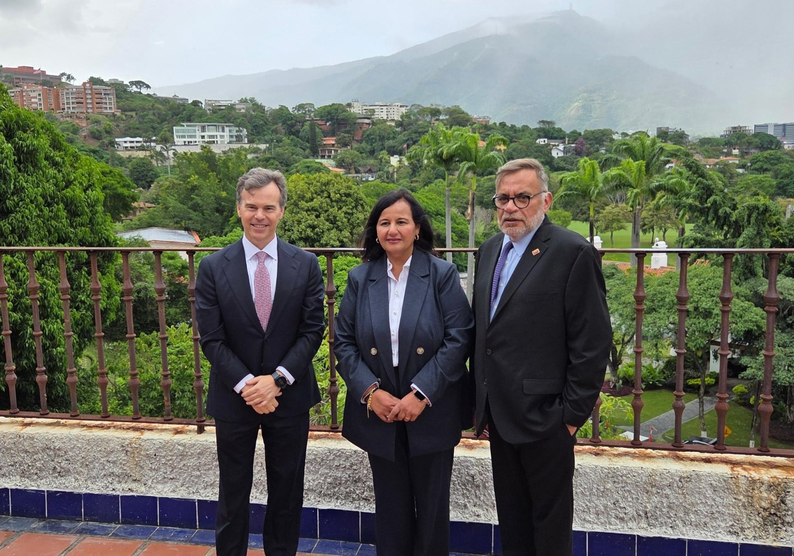 How to Push the Venezuelan Transition