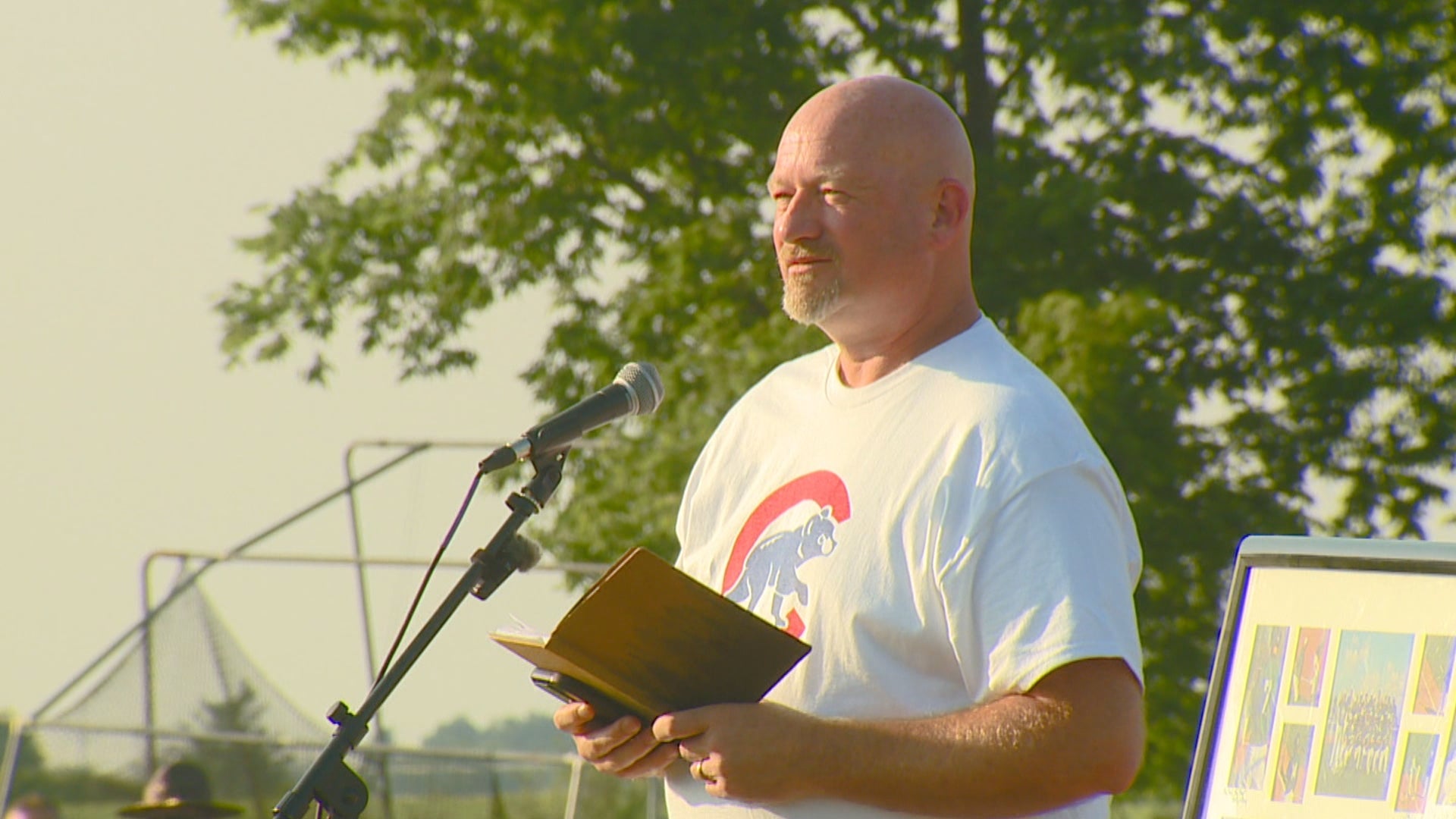 Hundreds gather to honor fallen Indiana town marshal at vigil - Indianapolis News | Indiana Weather | Indiana Traffic