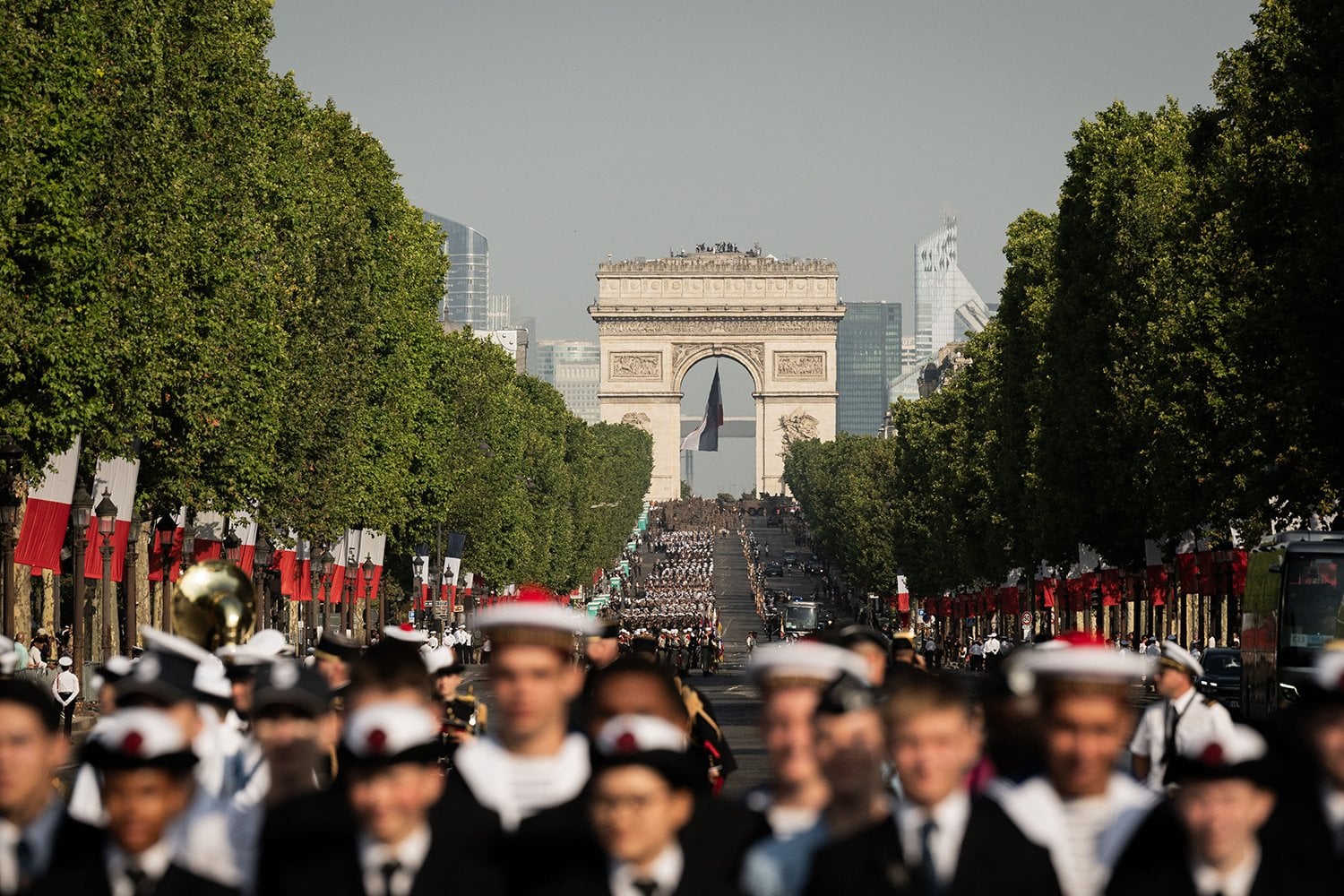 Hungarian Soldiers Shine at Military Parade Marking France’s National Day
