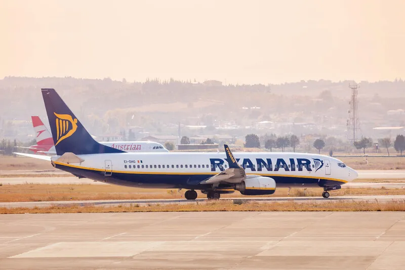 Hungarian doctor performs mid-air CPR on Ryanair flight as passenger collapses