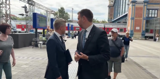 Hungary: citizen spat on Petar Magyar