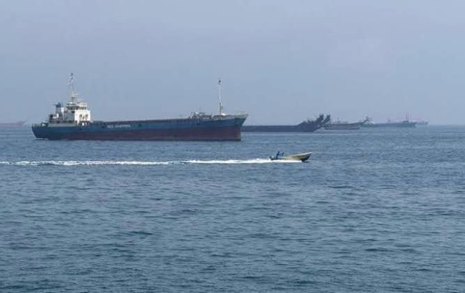 India advises shipping firms to avoid sending seafarers through Strait of Hormuz
