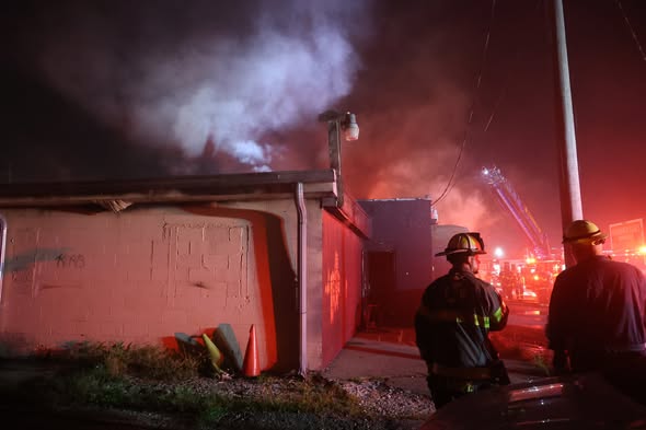 Indianapolis firefighters extinguish fire at Silk the Showclub - Indianapolis News | Indiana Weather | Indiana Traffic