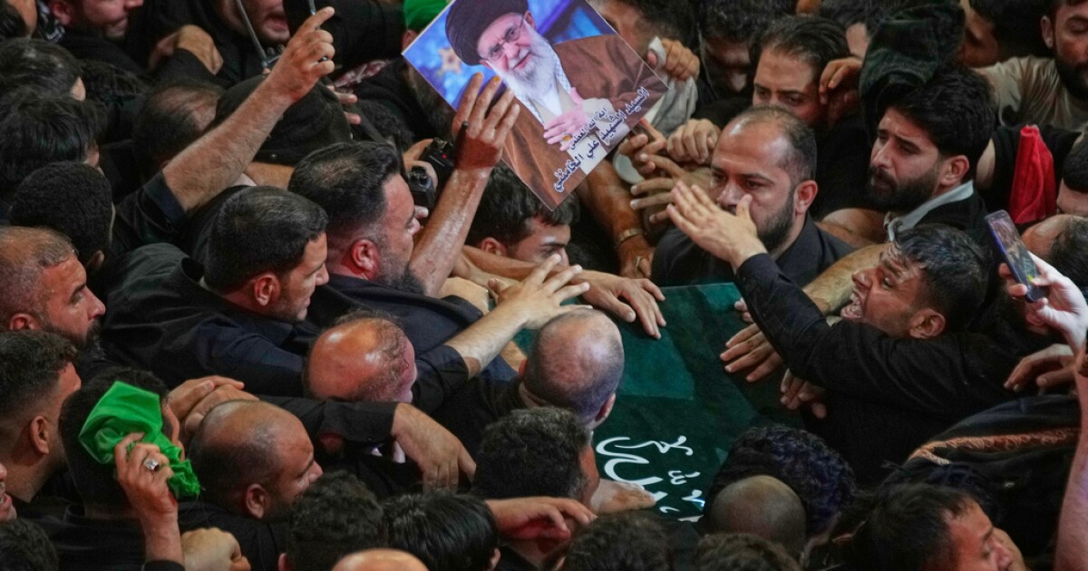 Iran launches missiles at Gulf states after new US strikes