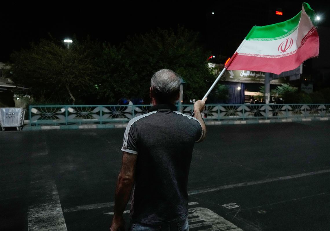 Iran reports new attacks on military targets on Qeshm island near the Strait of Hormuz