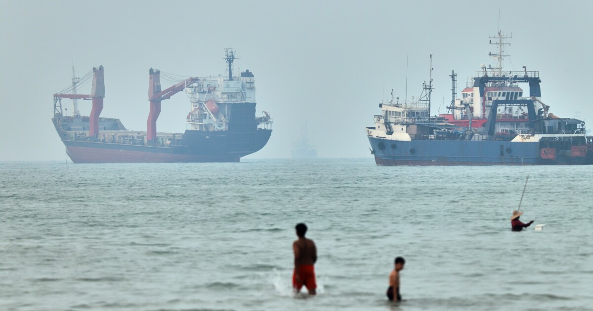Iran threatens 'forceful response' to oil tankers in Strait of Hormuz