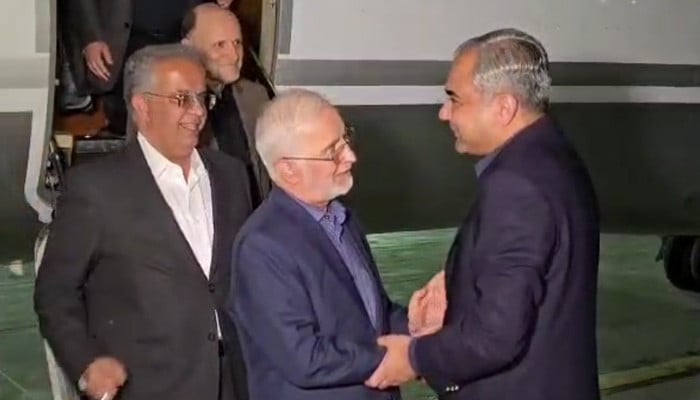 Iran's Interior Minister Eskandar Momeni lands in Pakistan