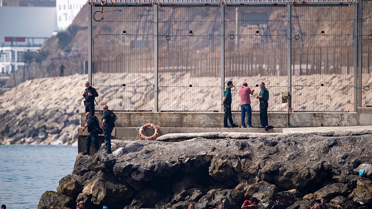 Italy calls for closing Schengen area to Spain over Ceuta migrant crisis