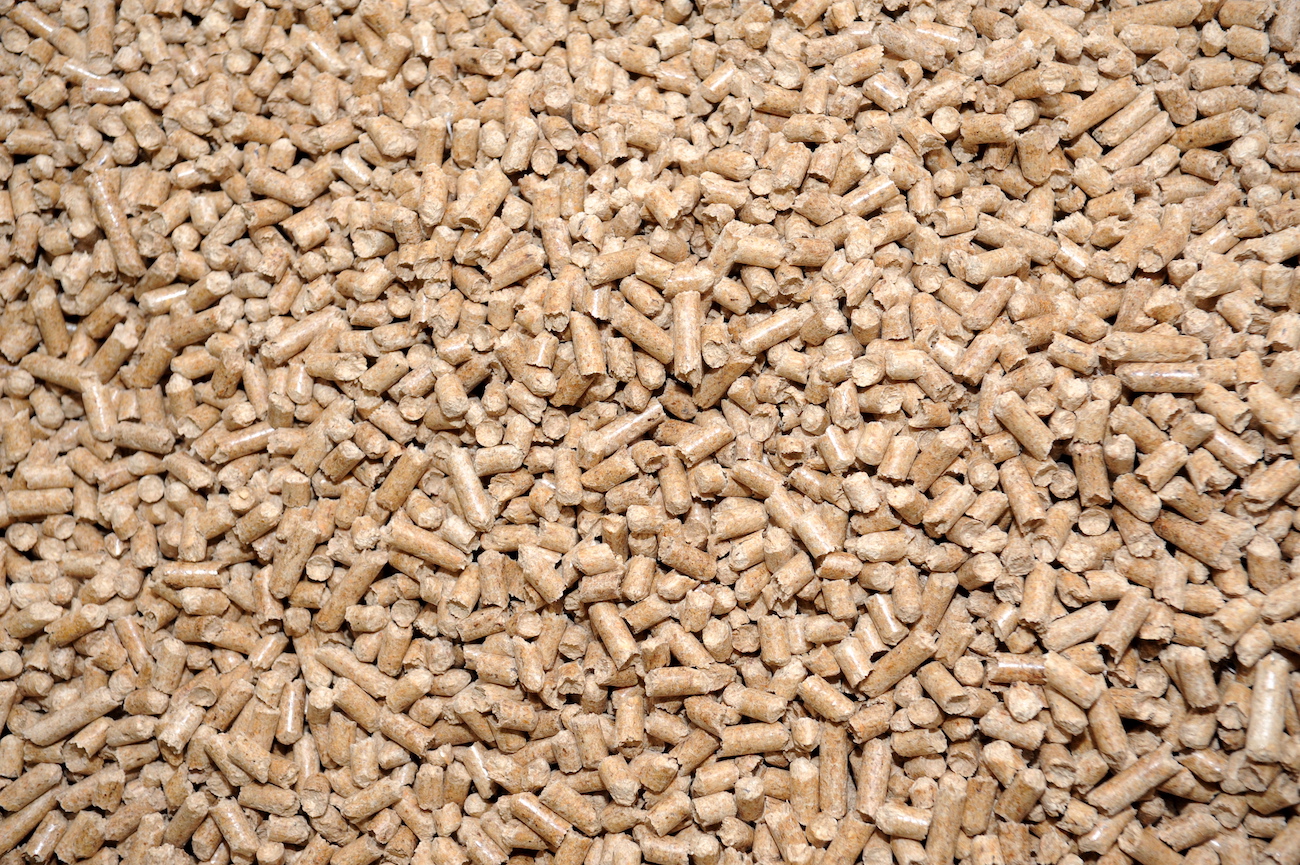 "It's absurd!" Pellet shortages return to Latvia as prices keep rising, minister responds