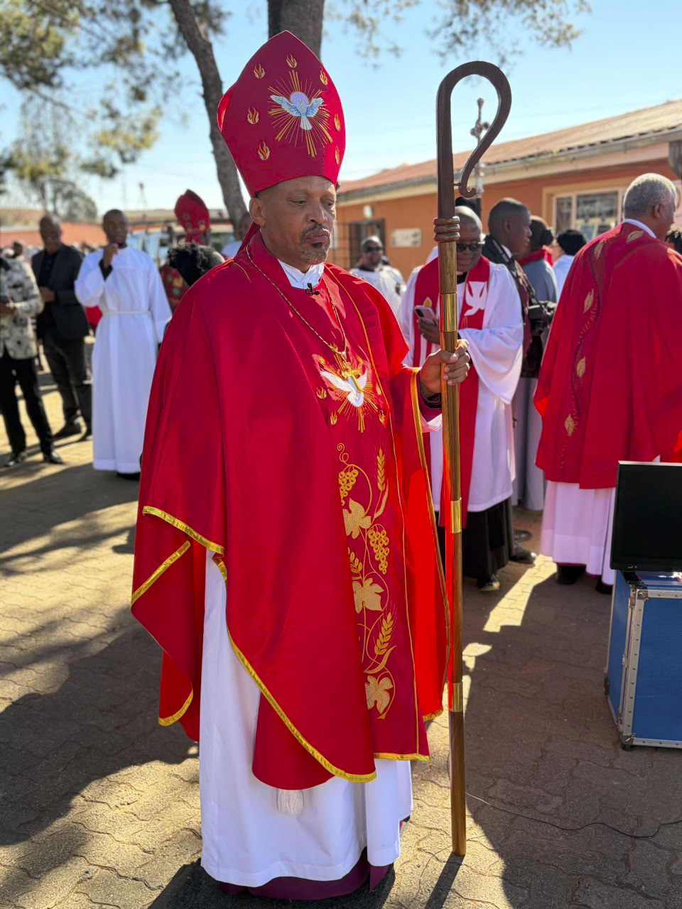 KING PLEDGES SUPPORT TO NEW ACL BISHOP