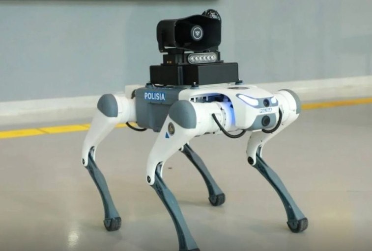 Kazakhstan Police Robot Dog Raises Privacy Questions