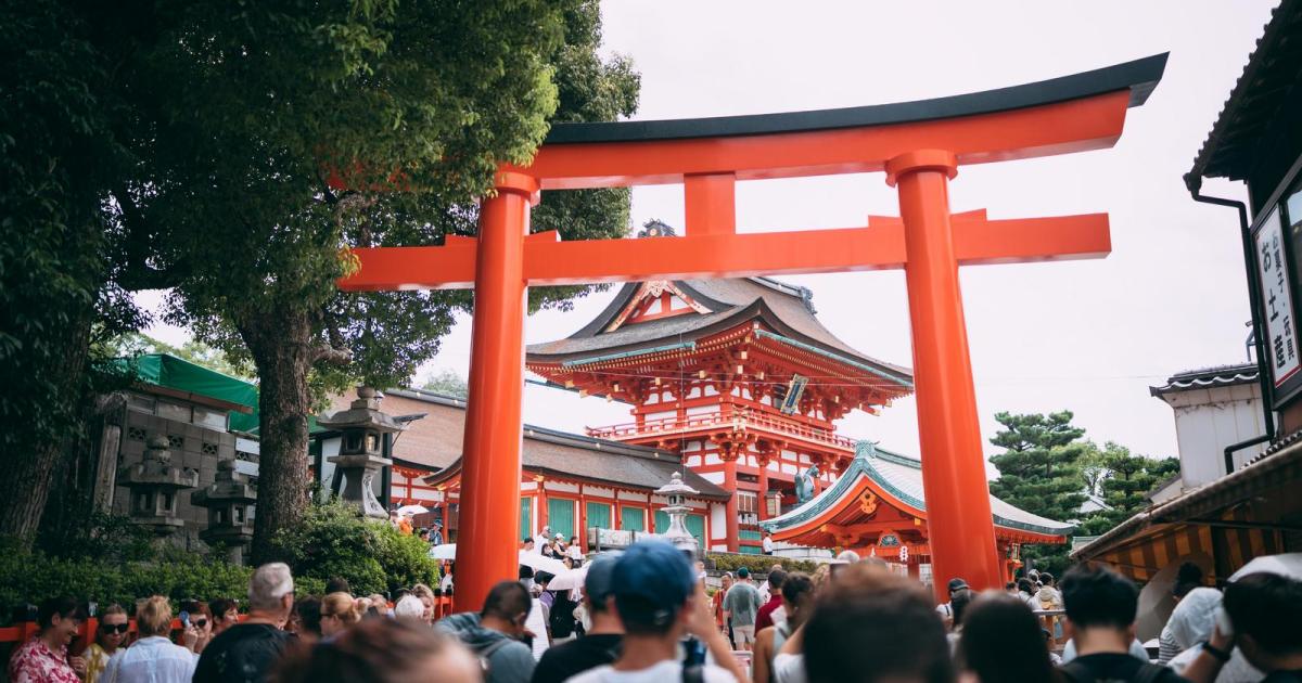 Kyoto receives more foreign tourists than ever before, but fewer visitors say they’ll return