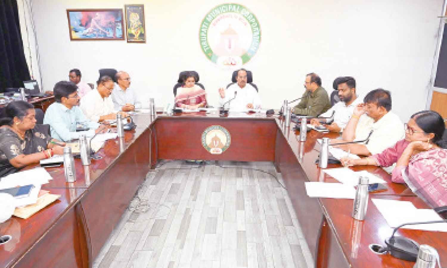 MLA Arani Srinivasulu reviews development works under Smart City
