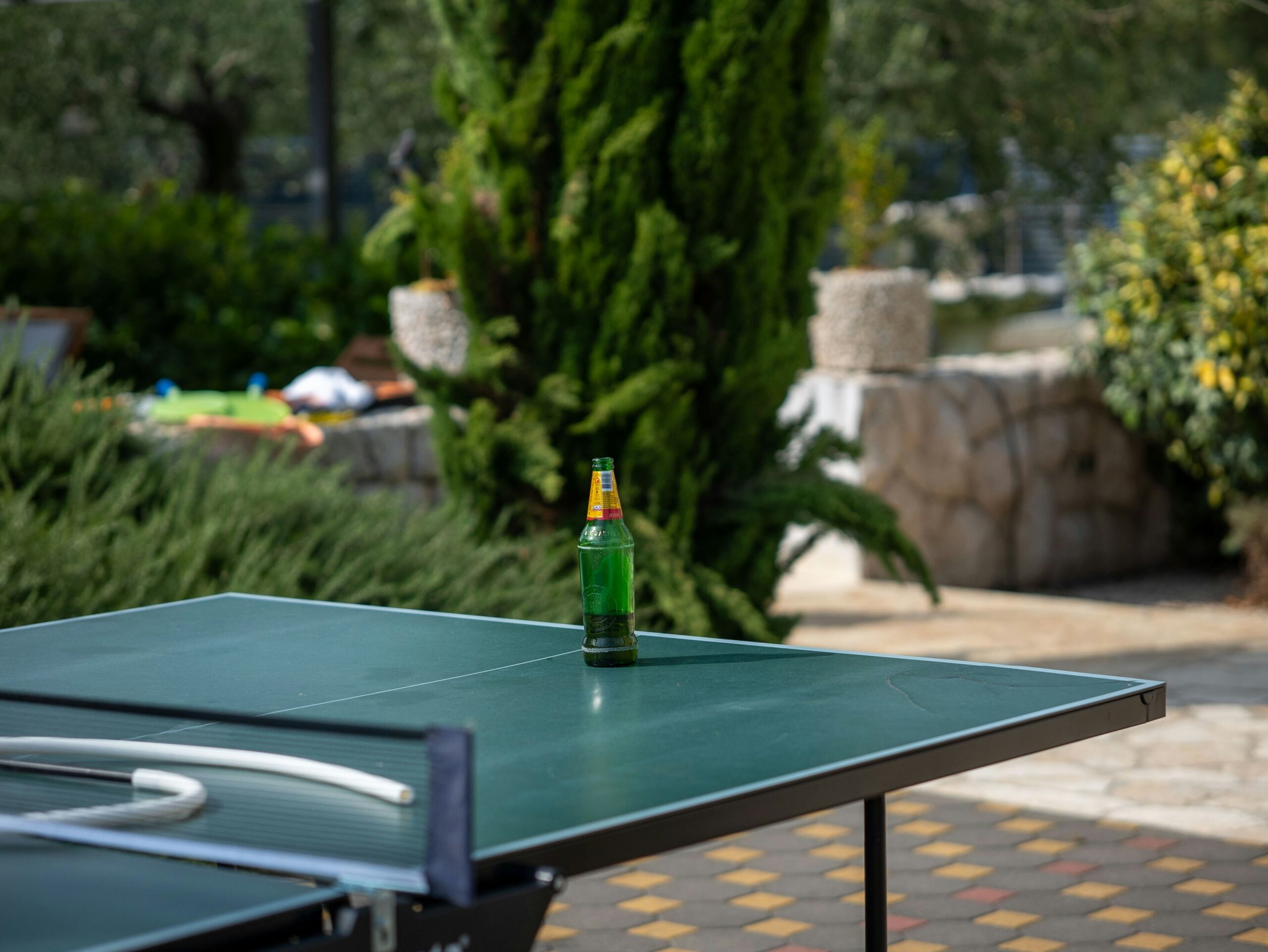 Makarska Residents Divided Over Croatia's First Late-Night Alcohol Sales Ban